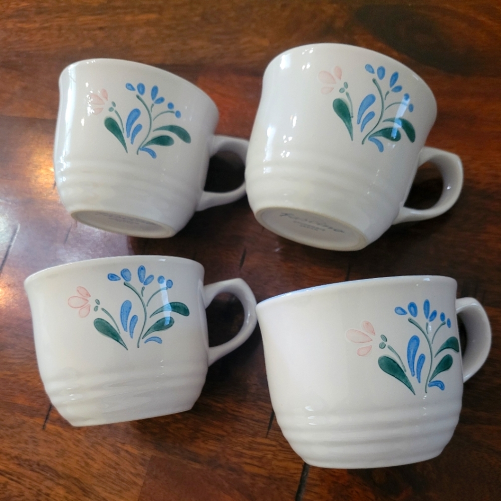 Fascino Stoneware vintage unique set of 4 cups!